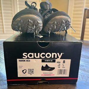 Women’s size 8 black Saucony spikes